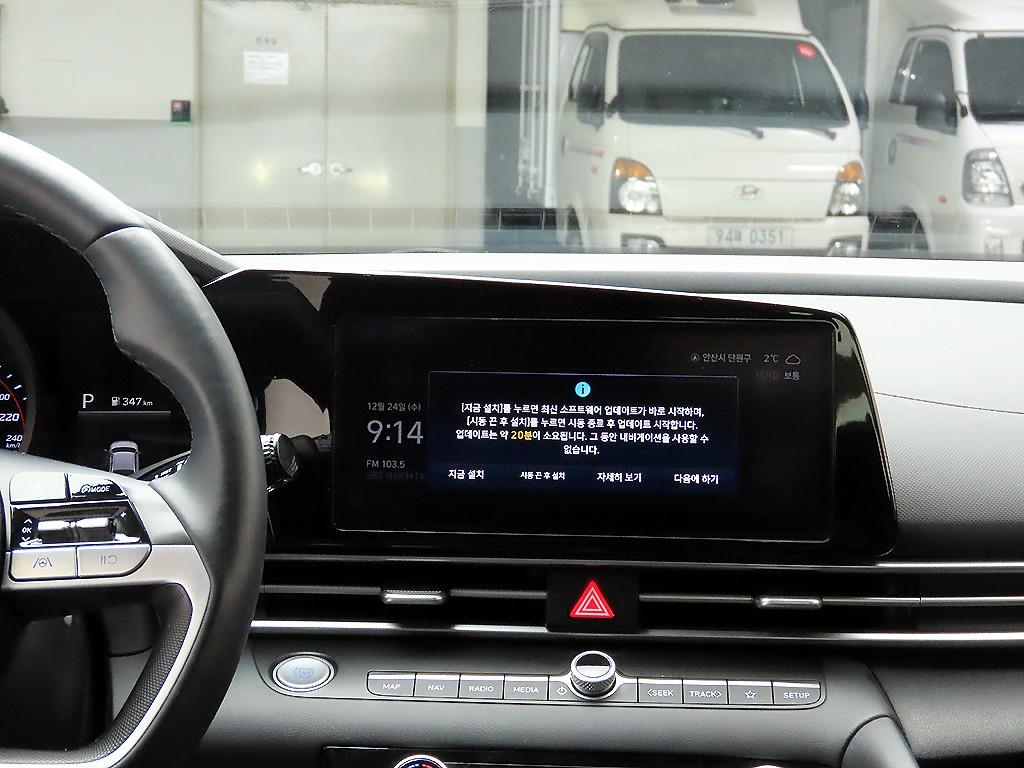 HYUNDAI Avante - Vista 9