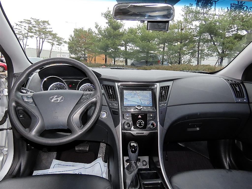 HYUNDAI Sonata - Vista 7