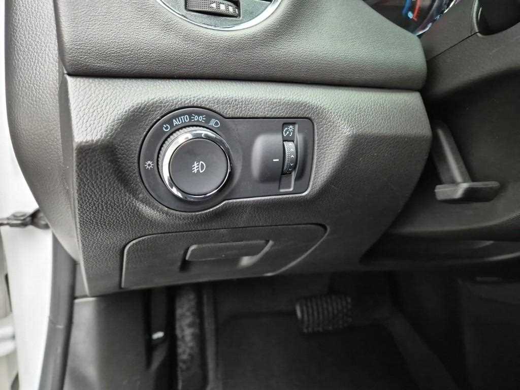 Chevrolet Cruise 2014 Blanco - Importación desde Corea - HF Imports Iquique - Foto 17