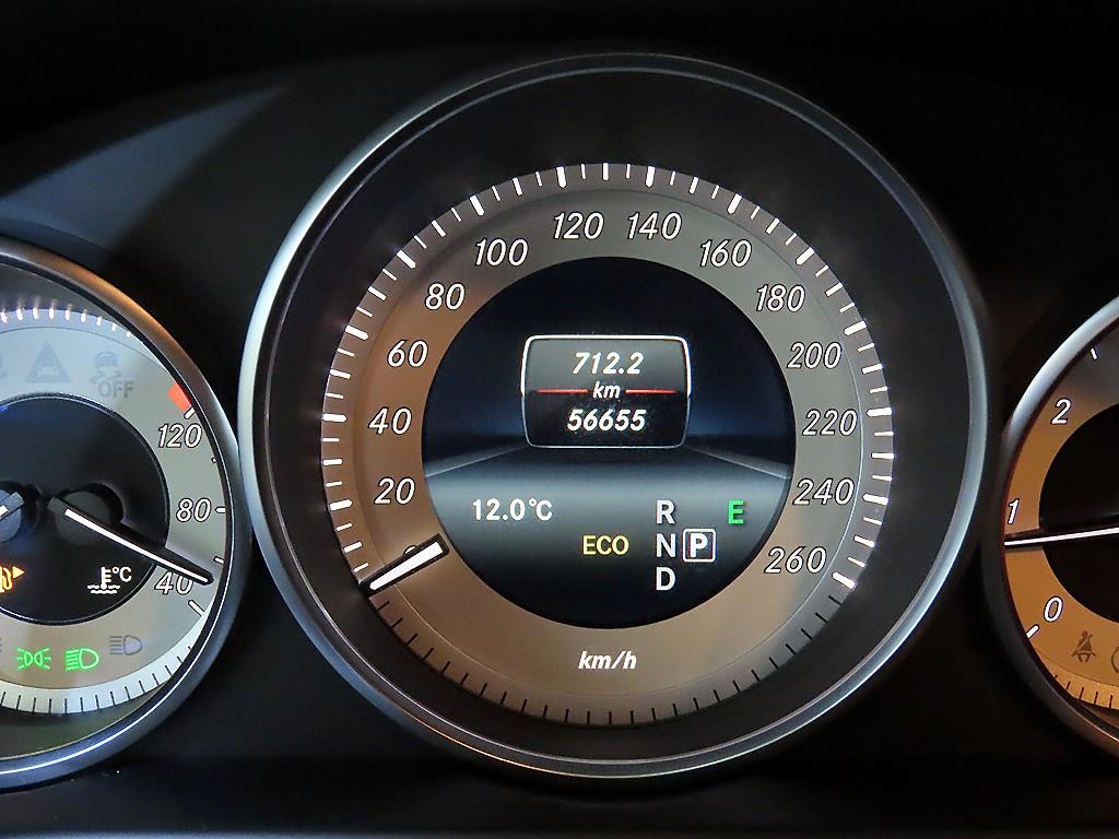 Mercedes Benz E class - Vista 9