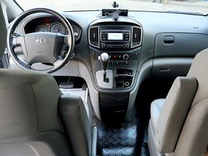 HYUNDAI Starex - Vista 10