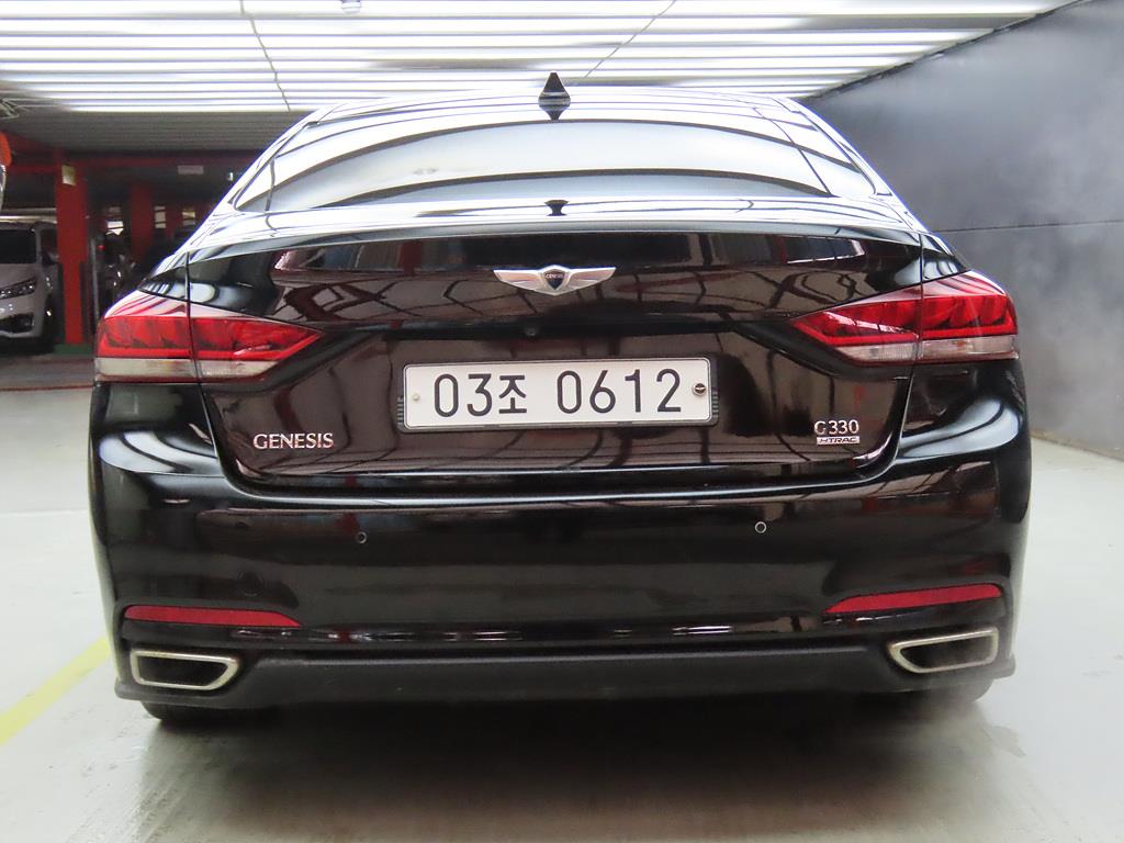 HYUNDAI Genesis - Vista 4