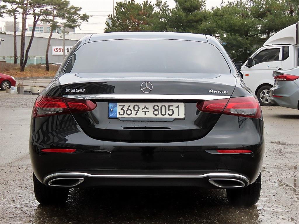 Mercedes Benz E class - Vista 4