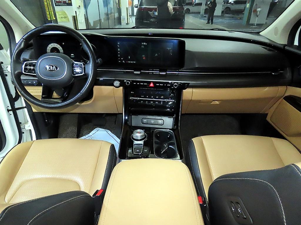 KIA Carnival - Vista 10