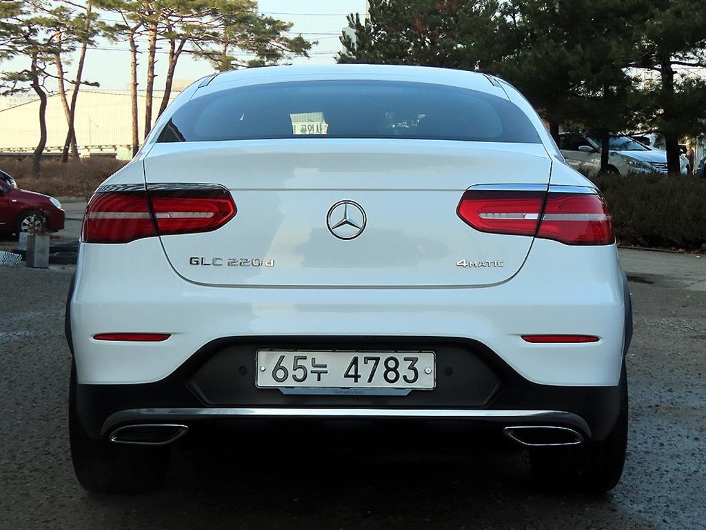 Mercedes Benz GLC Class - Vista 4
