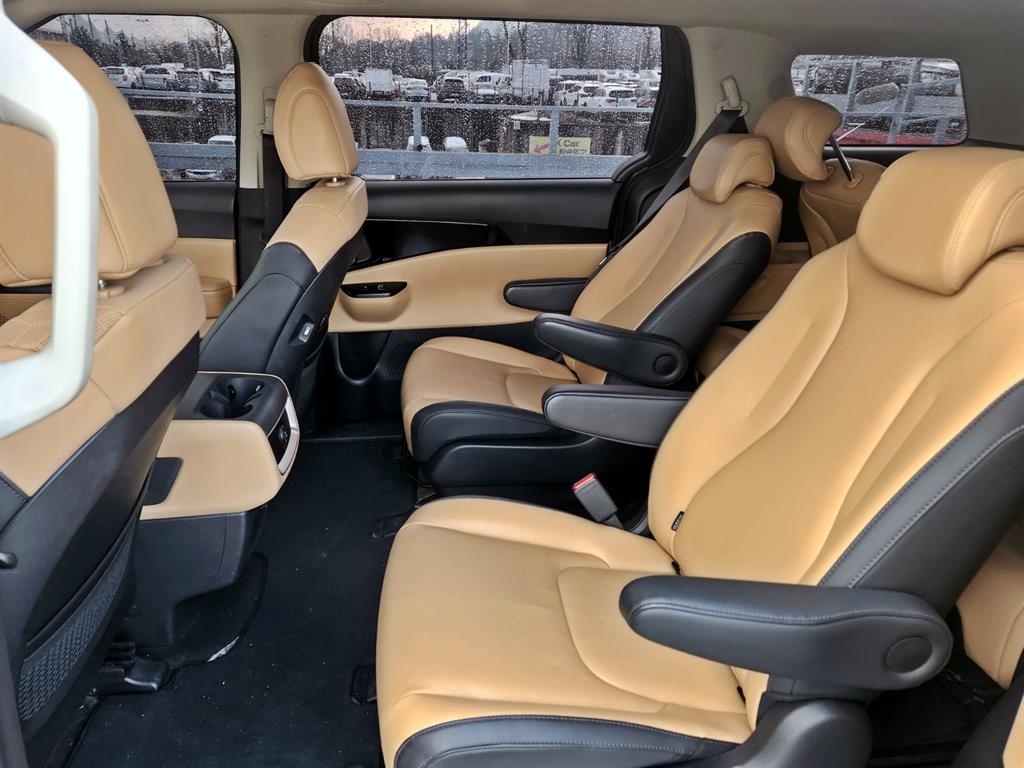 KIA Carnival - Vista 9