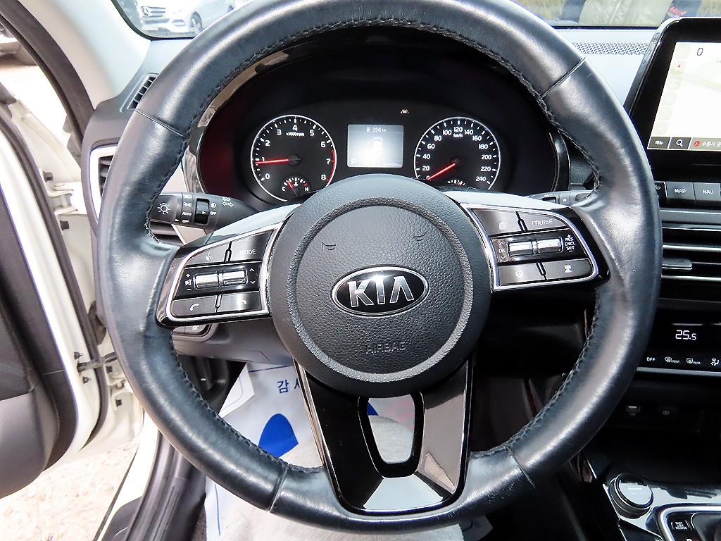 KIA Seltos - Vista 8