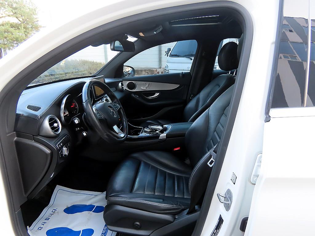 Mercedes Benz GLC Class - Vista 5