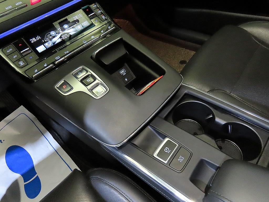 HYUNDAI Grandeur - Vista 12