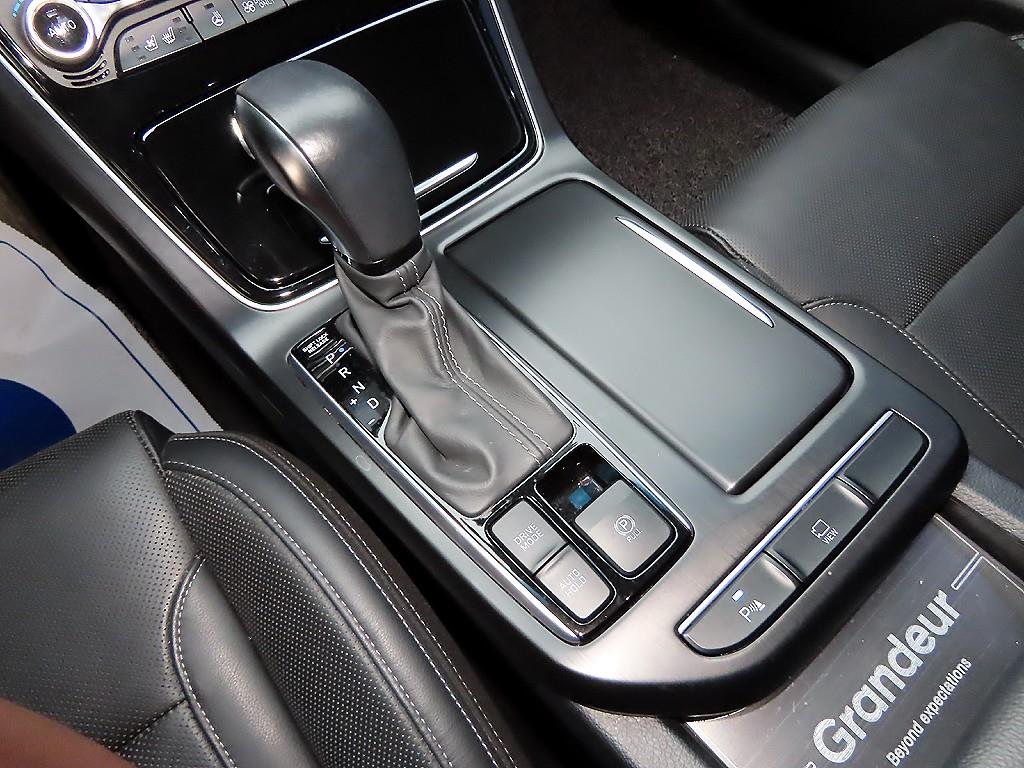 HYUNDAI Grandeur - Vista 10