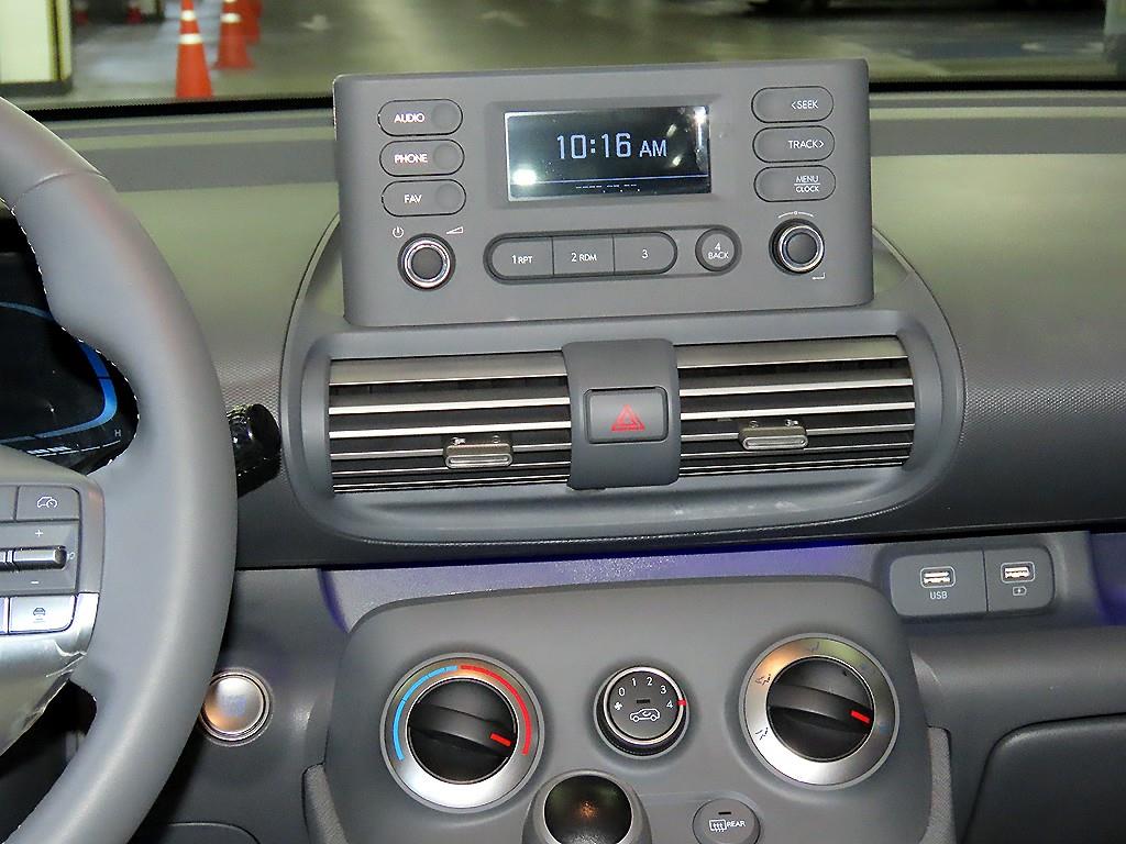 HYUNDAI Casper - Vista 11