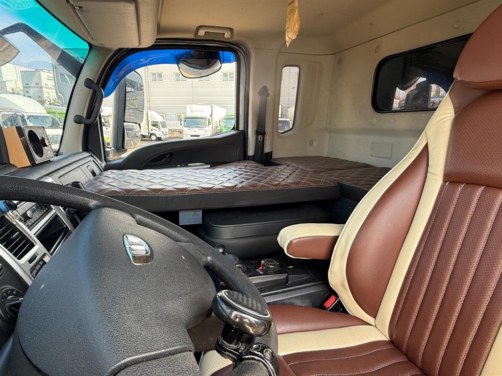 medium and large cargo Live Fish Car - Vista 11