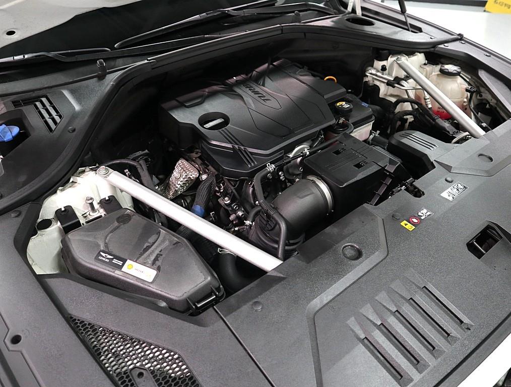 Genesis GV70 - Vista 6