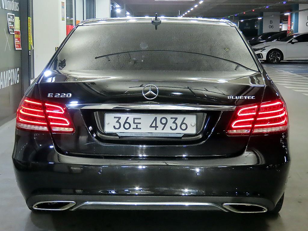 Mercedes Benz E class - Vista 5