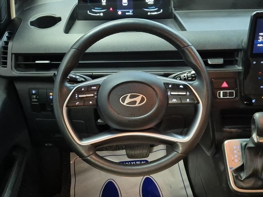 HYUNDAI Staria - Vista 9