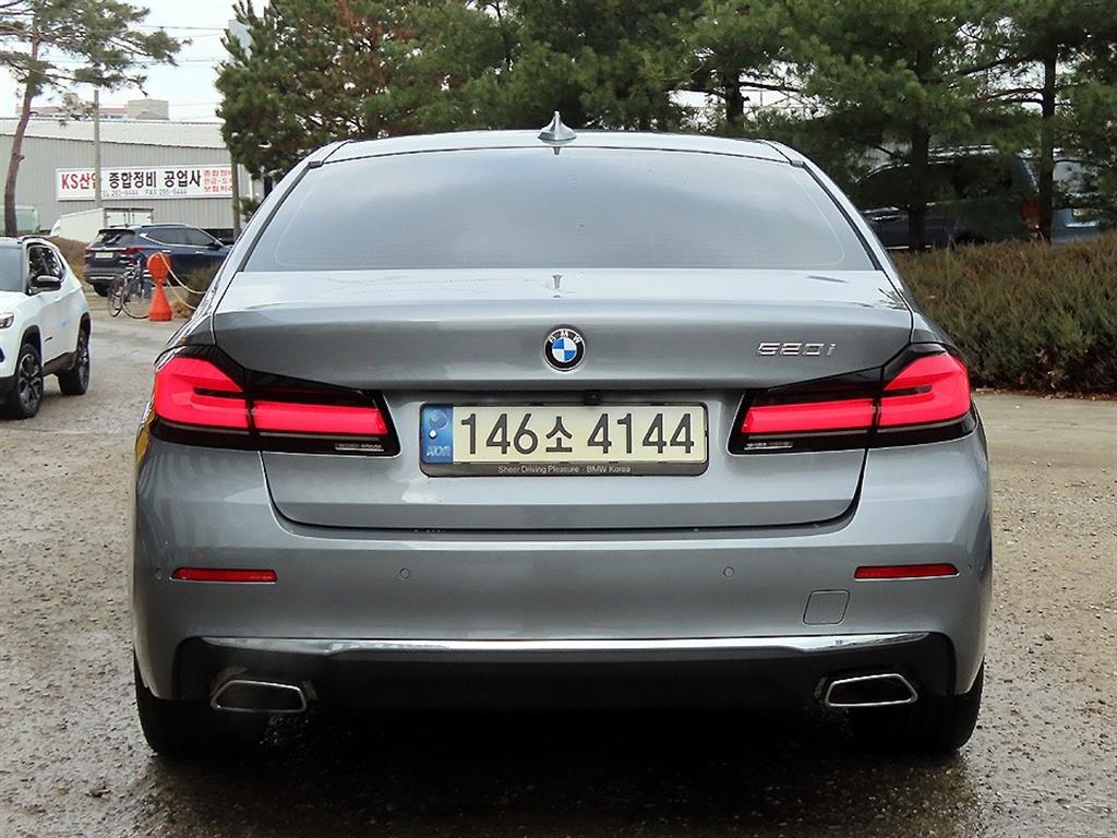 BMW 5 Series - Vista 4