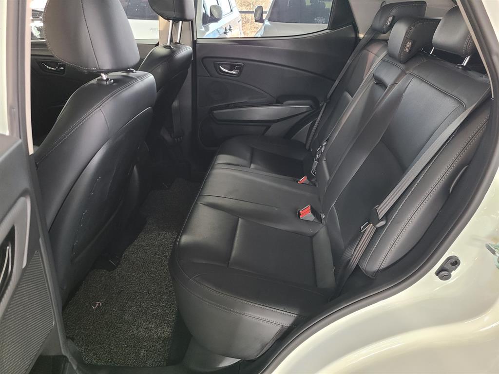 Ssangyong Tivoli - Vista 11