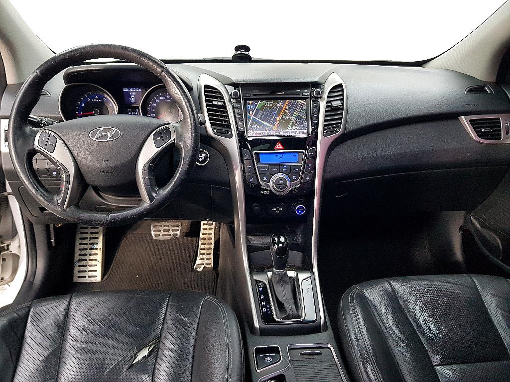 HYUNDAI i30 - Vista 5