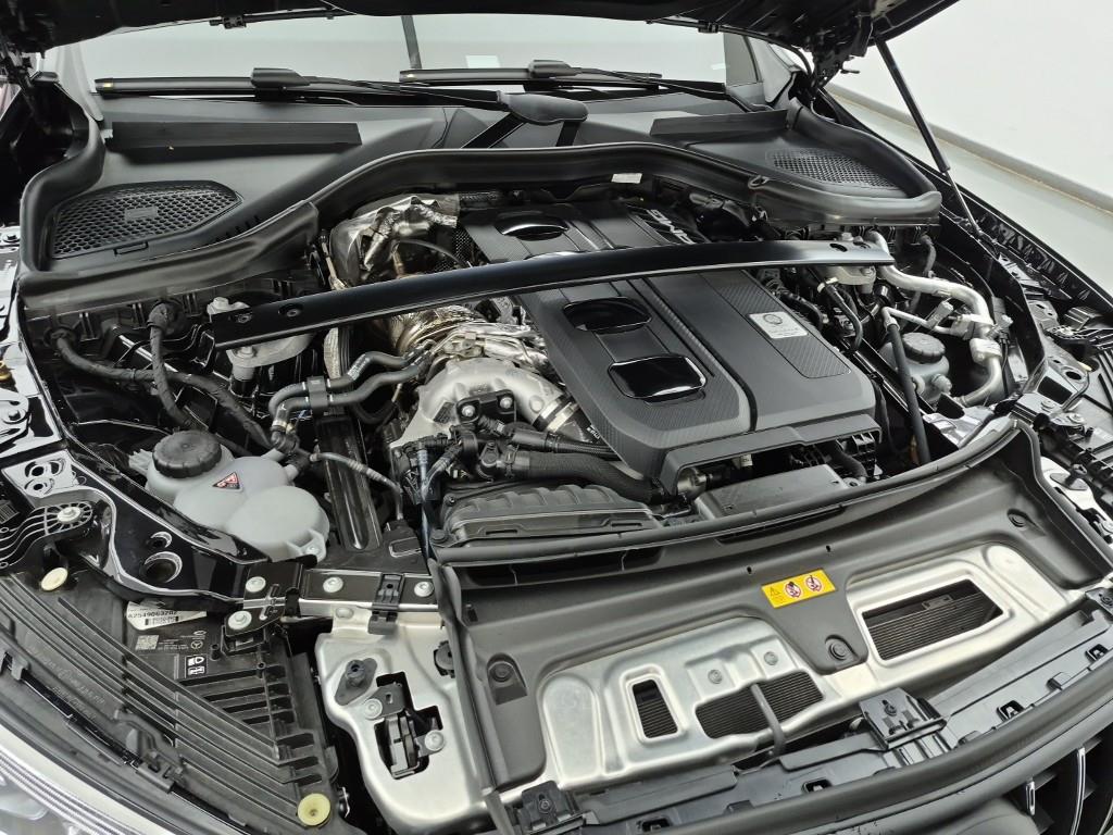 Mercedes Benz GLC Class - Vista 6