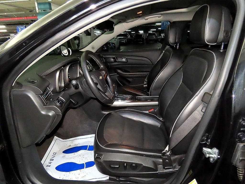 Chevrolet Malibu - Vista 3