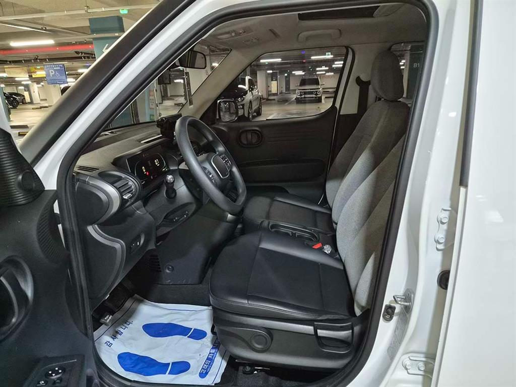 HYUNDAI Casper - Vista 6