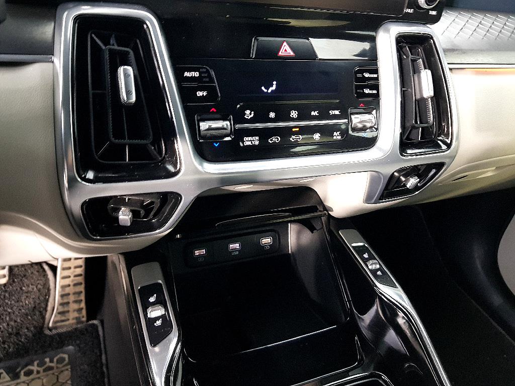 KIA Sorento - Vista 11