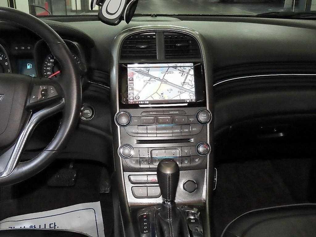 Chevrolet Malibu - Vista 10