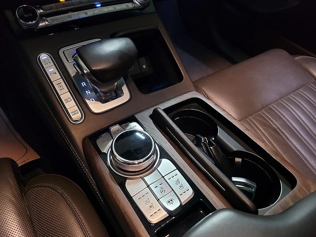 Genesis G90 - Vista 12