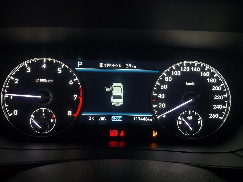 Genesis G90 - Vista 10