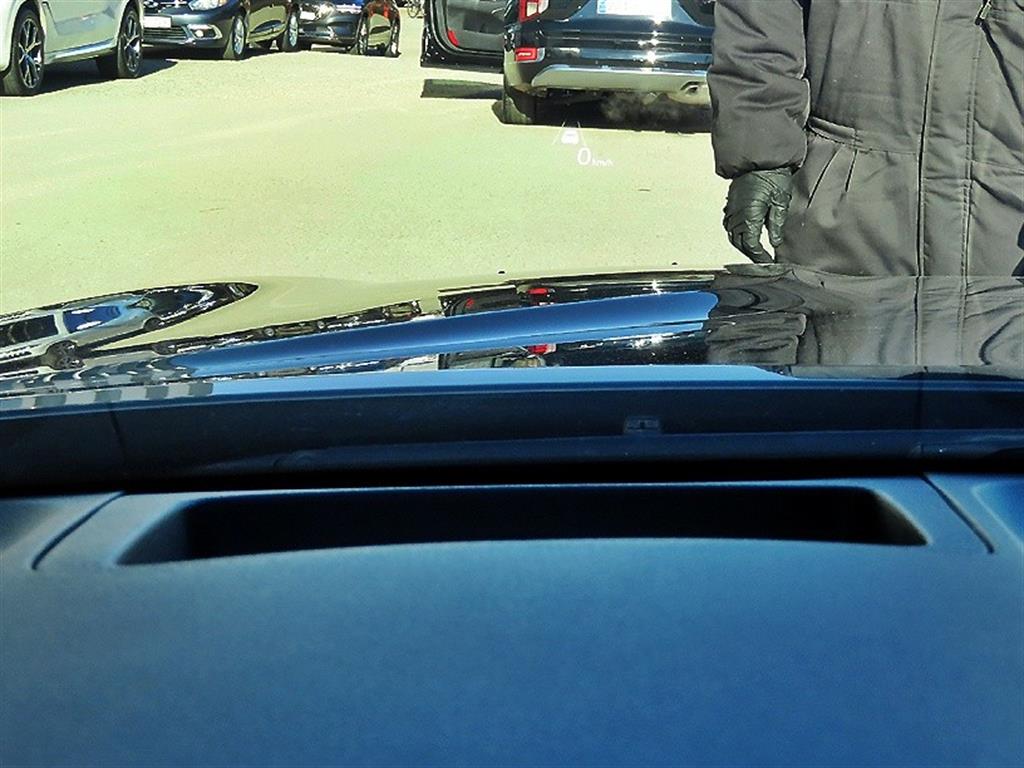 Genesis G70 - Vista 10