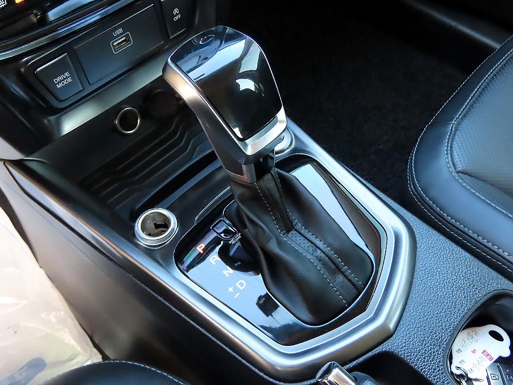 Ssangyong Tivoli - Vista 10