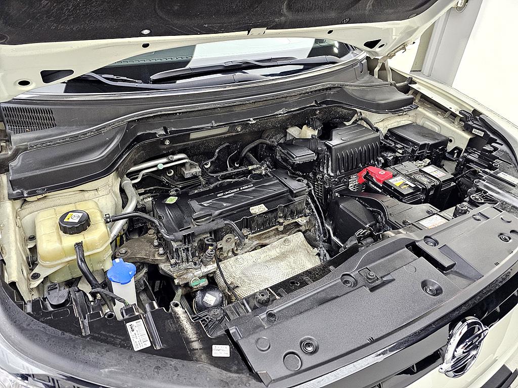 Ssangyong Tivoli - Vista 6