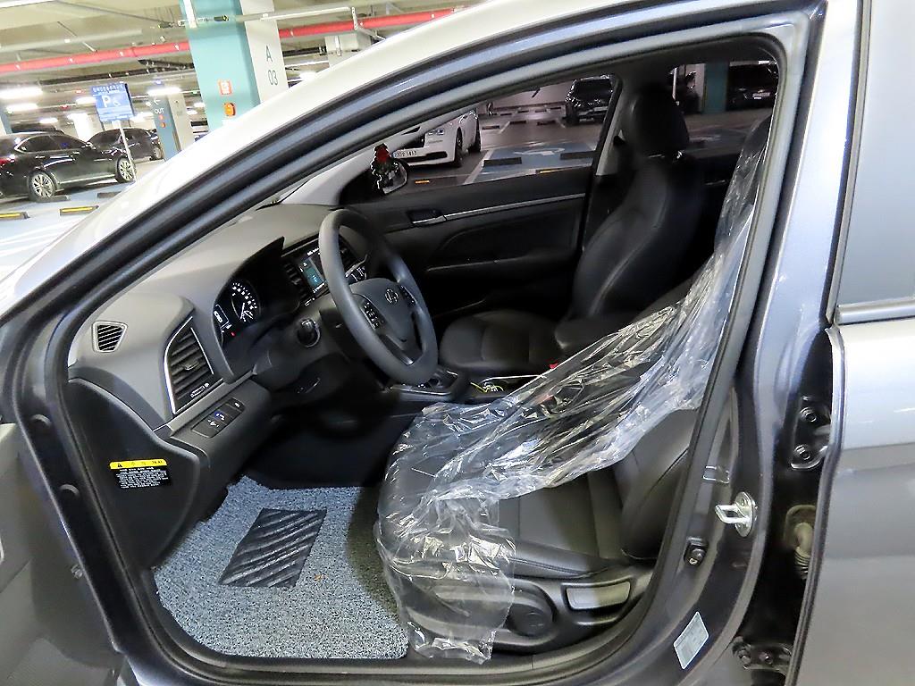 HYUNDAI Avante - Vista 6