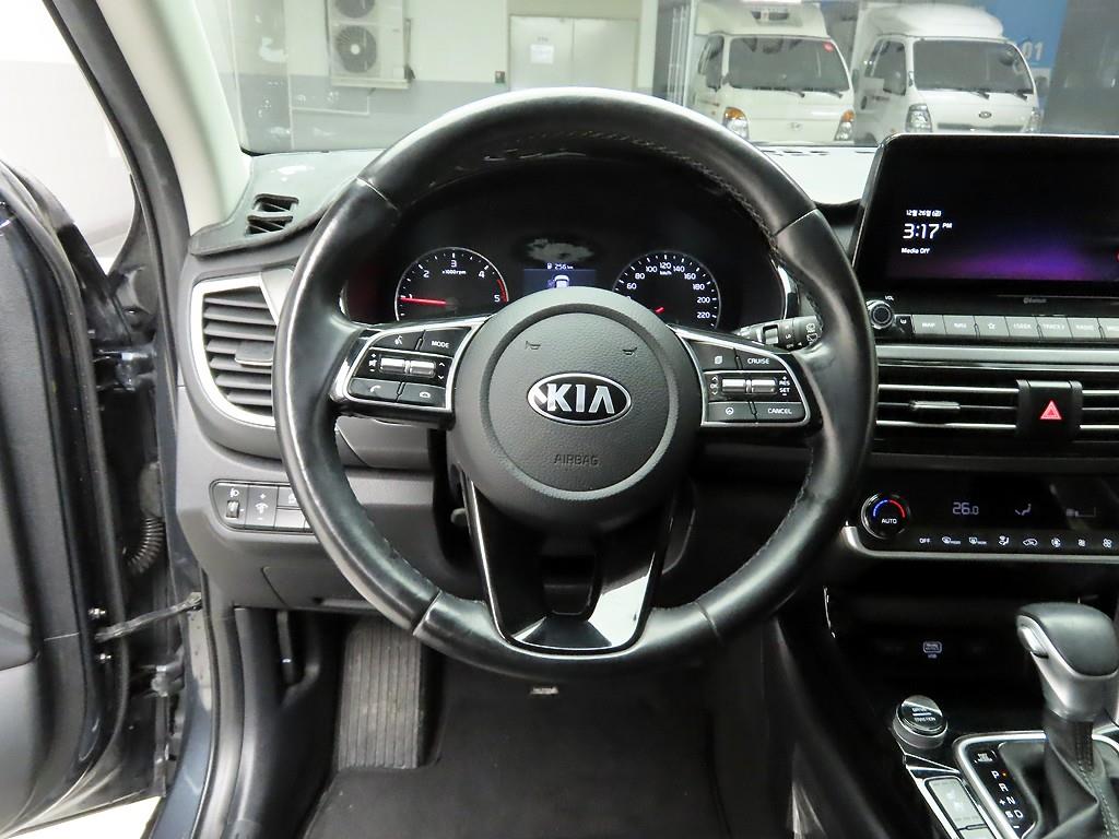 KIA Seltos - Vista 8