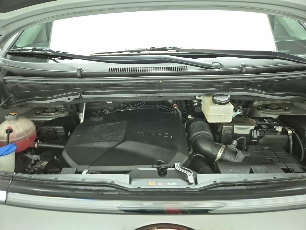 HYUNDAI Staria - Vista 5