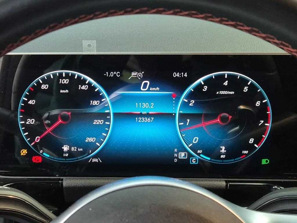 Mercedes Benz GLA Class - Vista 6