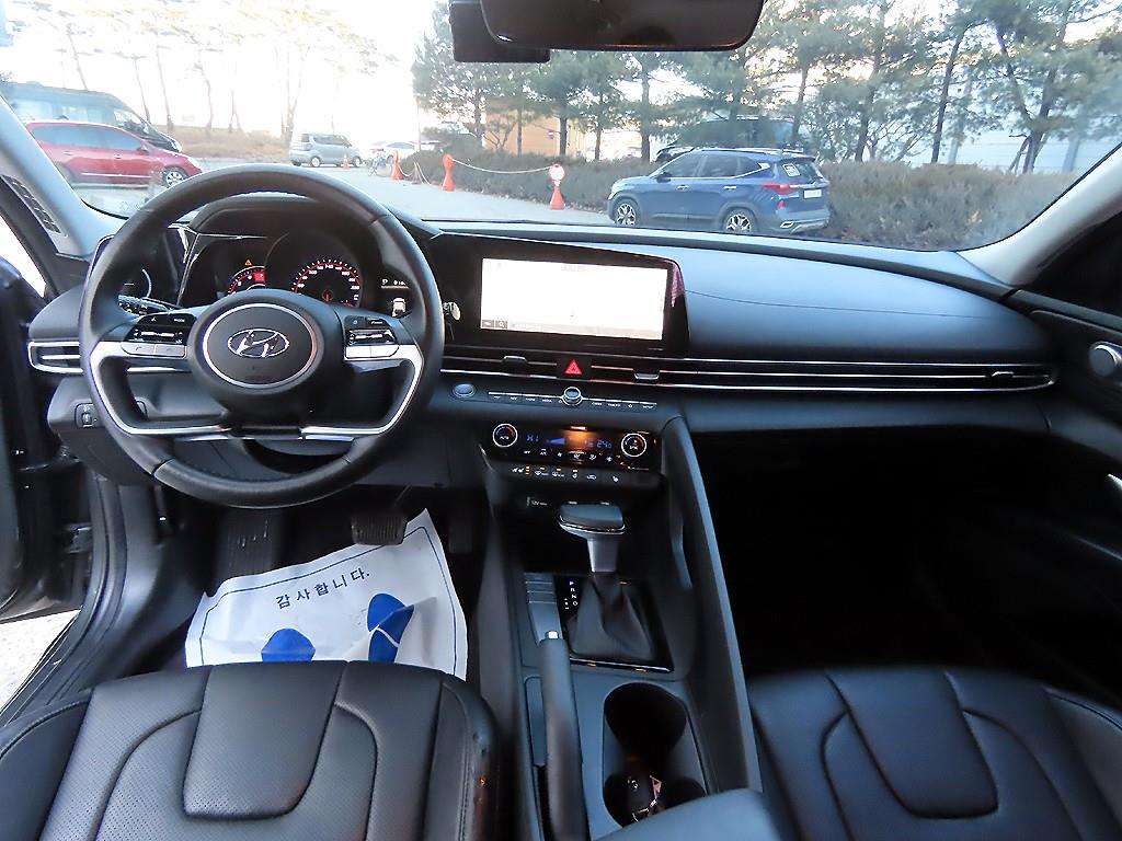 HYUNDAI Avante - Vista 7