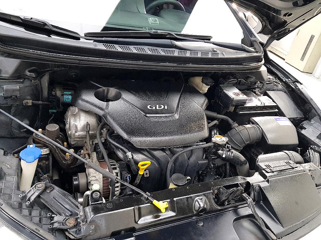 HYUNDAI Avante - Vista 6