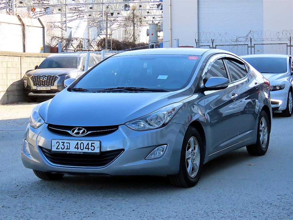 HYUNDAI Avante - Vista 2