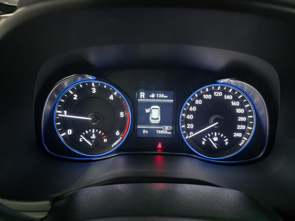 HYUNDAI Kona - Vista 12