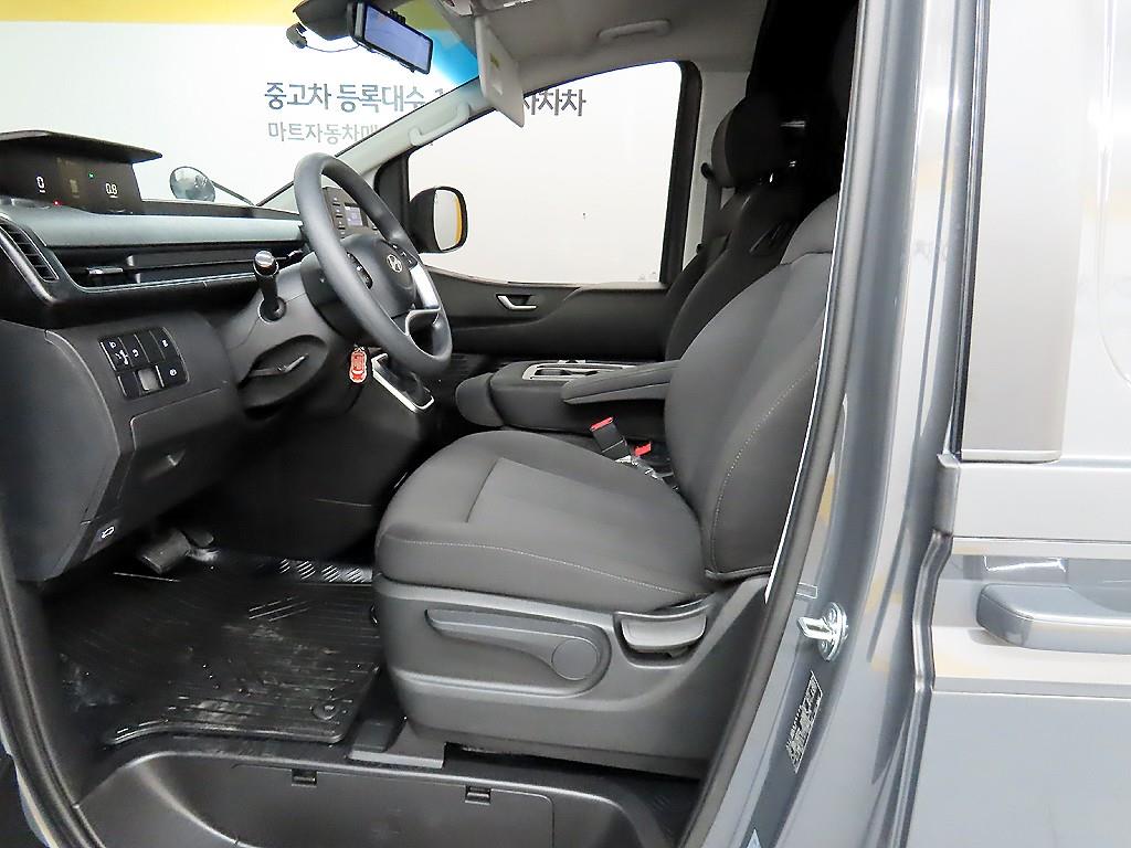 HYUNDAI Staria - Vista 5