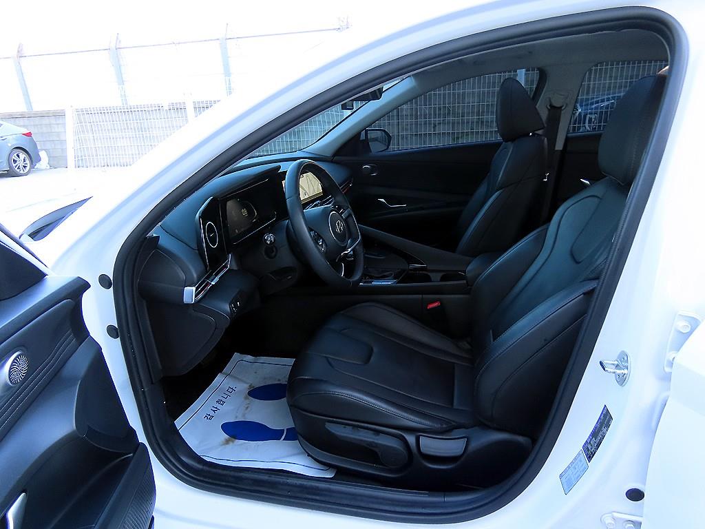 HYUNDAI Avante - Vista 5