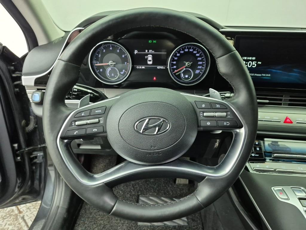 HYUNDAI Grandeur - Vista 9