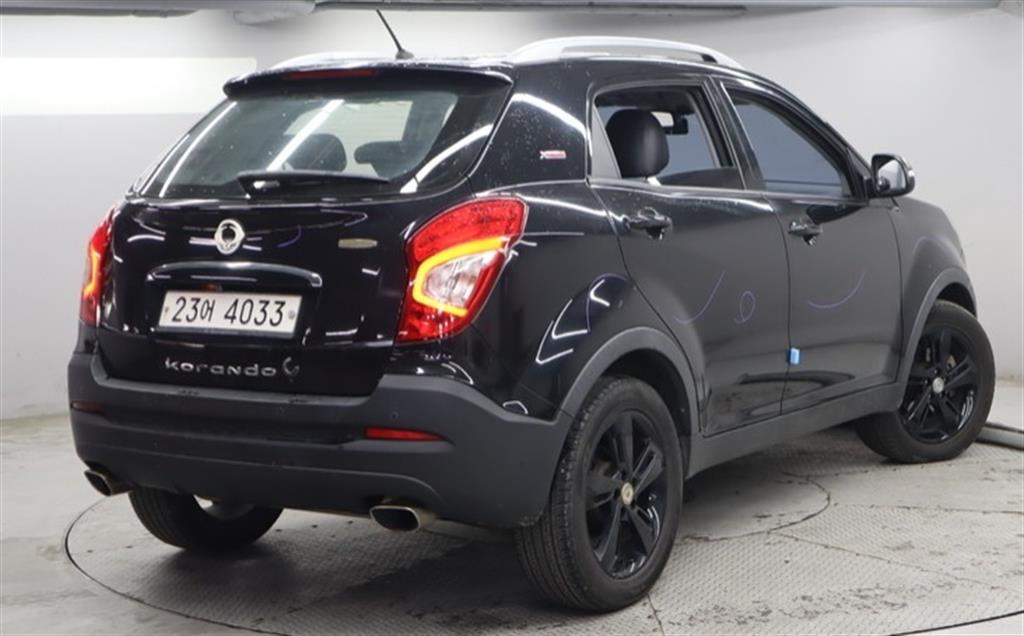 Ssangyong Korando 2017 Negro - Importación desde Corea - HF Imports Iquique - Foto 1