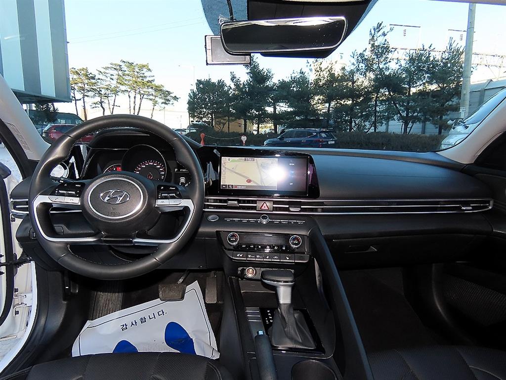 HYUNDAI Avante - Vista 7