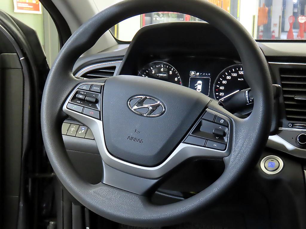 HYUNDAI Avante - Vista 8