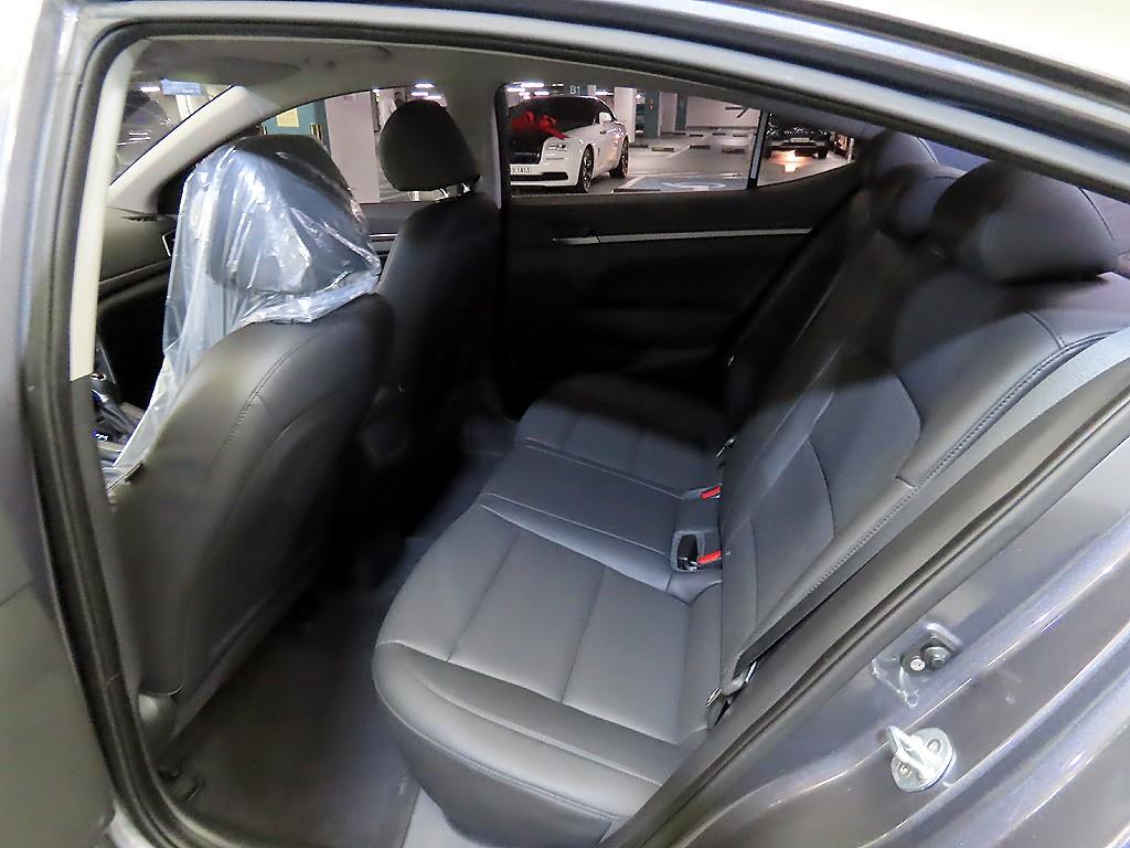 HYUNDAI Avante - Vista 7