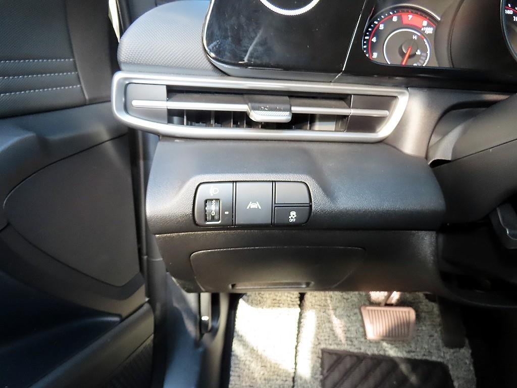 HYUNDAI Avante - Vista 12