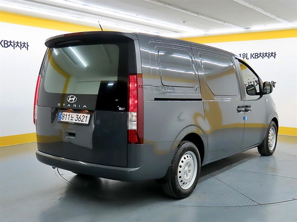 HYUNDAI Staria - Vista 4