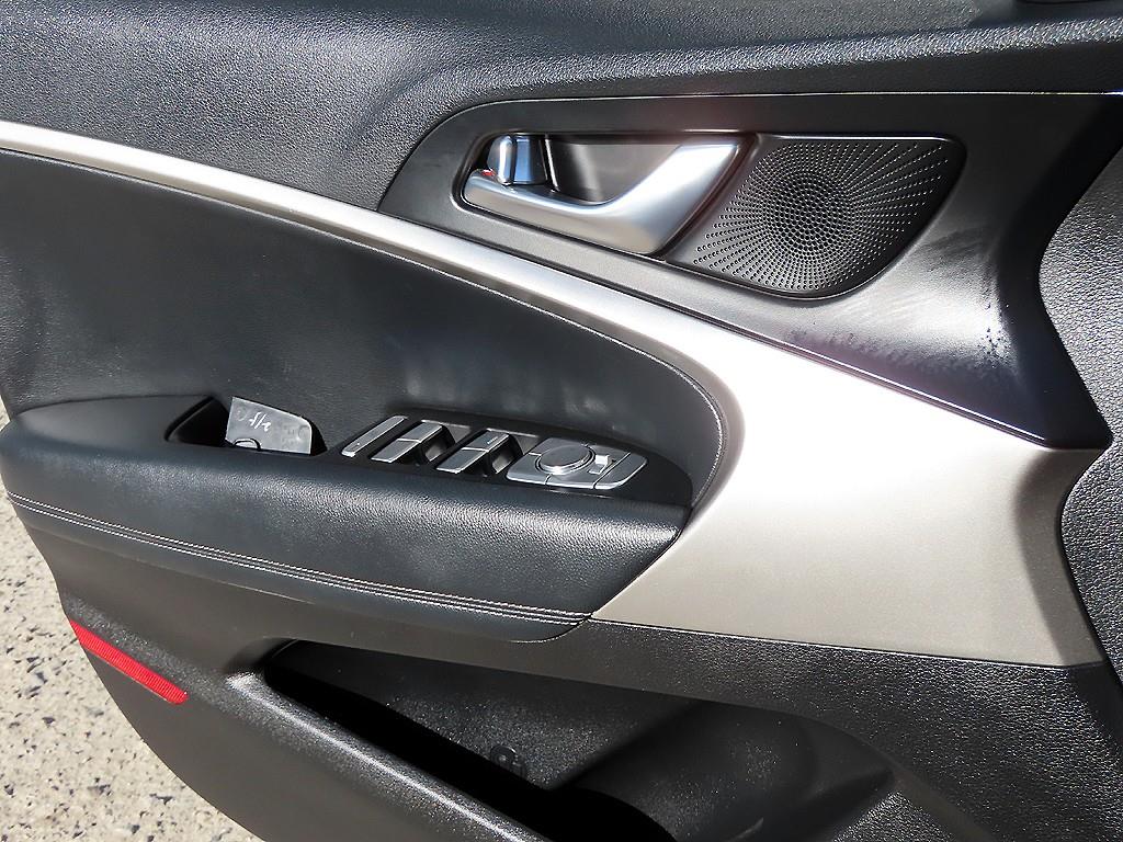 Genesis G70 - Vista 12